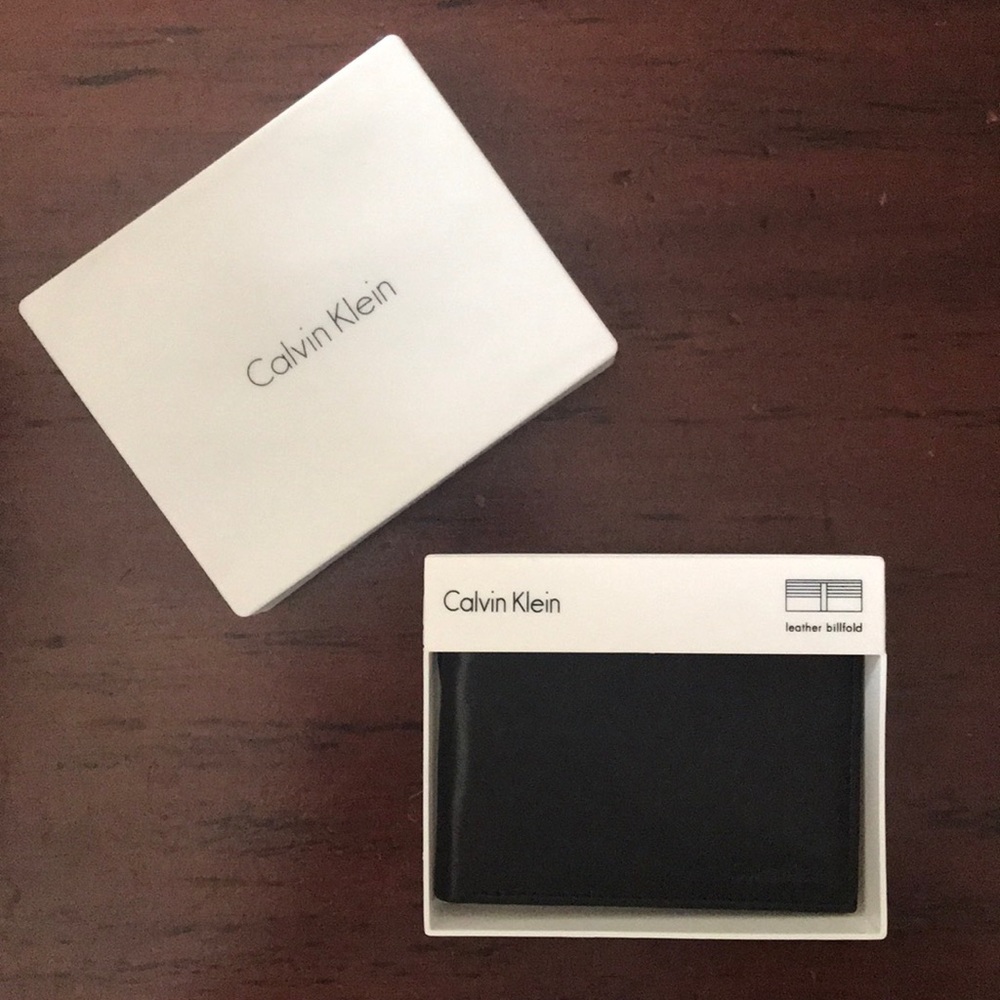 Calvin Klein men’s leather billfold wallet